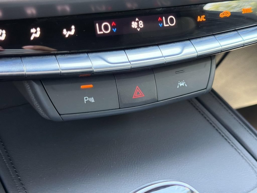 Certified 2024 Cadillac XT4 Premium Luxury AWD/4WD image 16