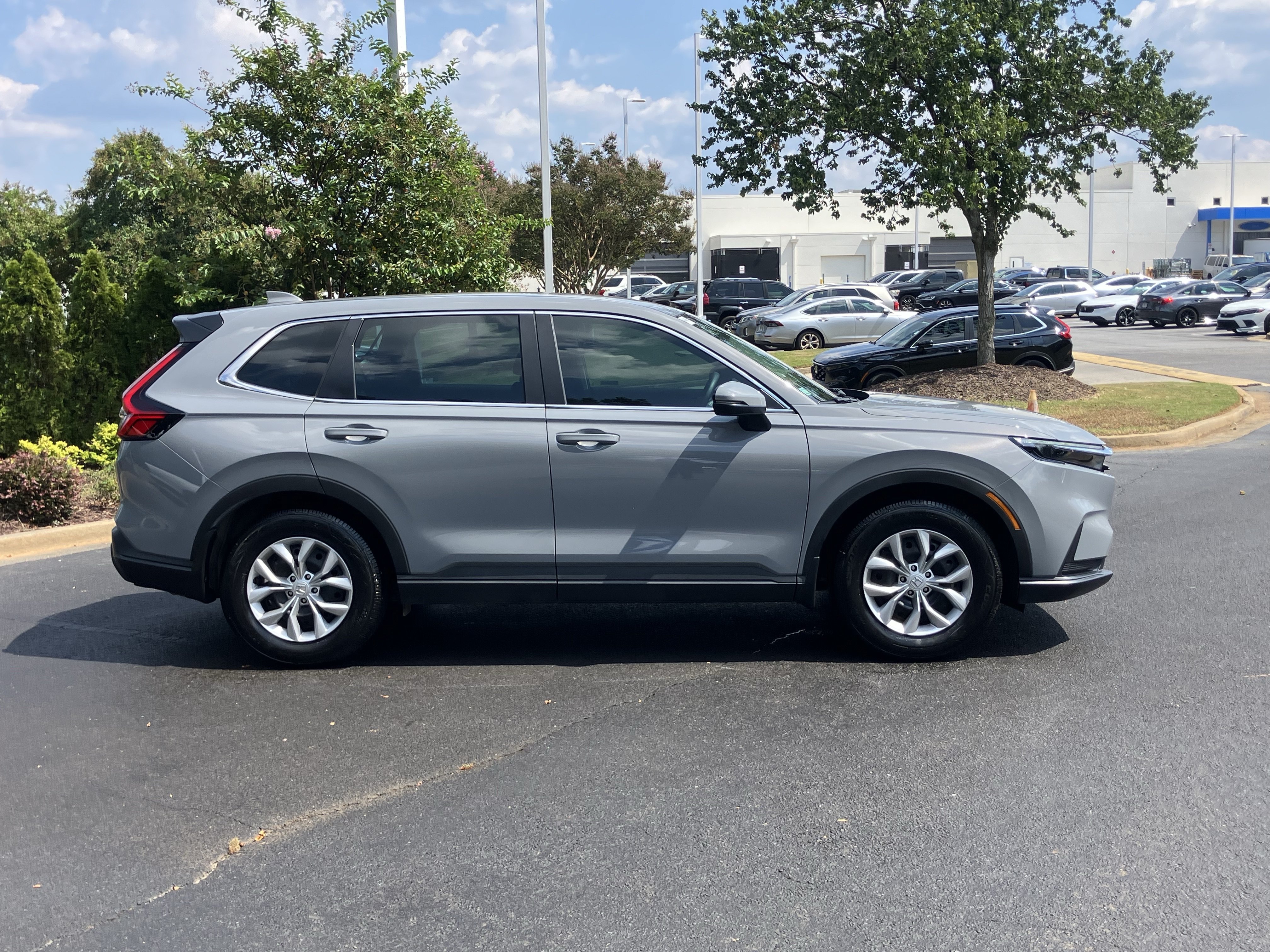 Used 2024 Honda CR-V LX image 11