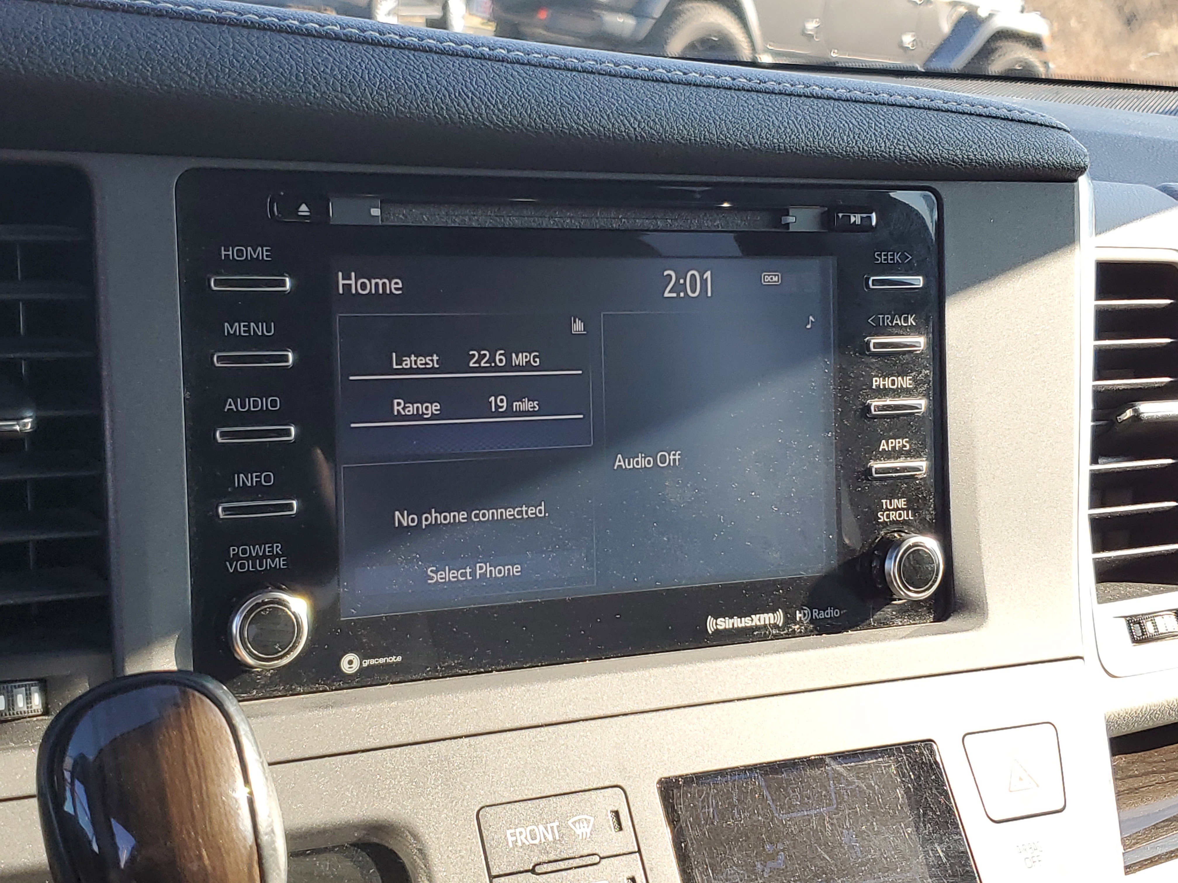 Used 2018 Toyota Sienna XLE image 20