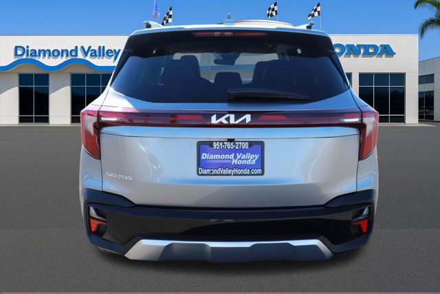 Used 2025 Kia Seltos S image 5