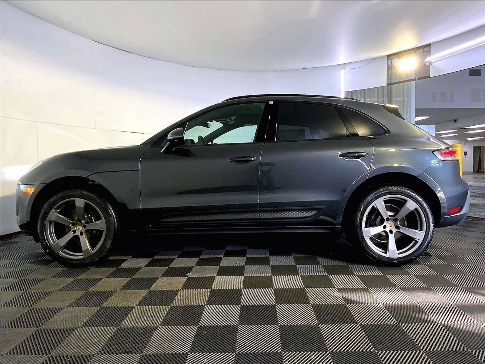 New 2026 Porsche Macan AWD/4WD image 2