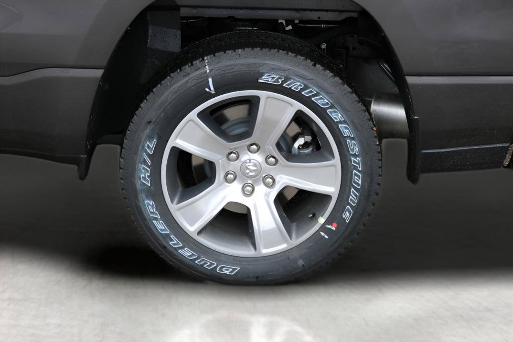New 2026 RAM 1500 Express AWD/4WD image 9