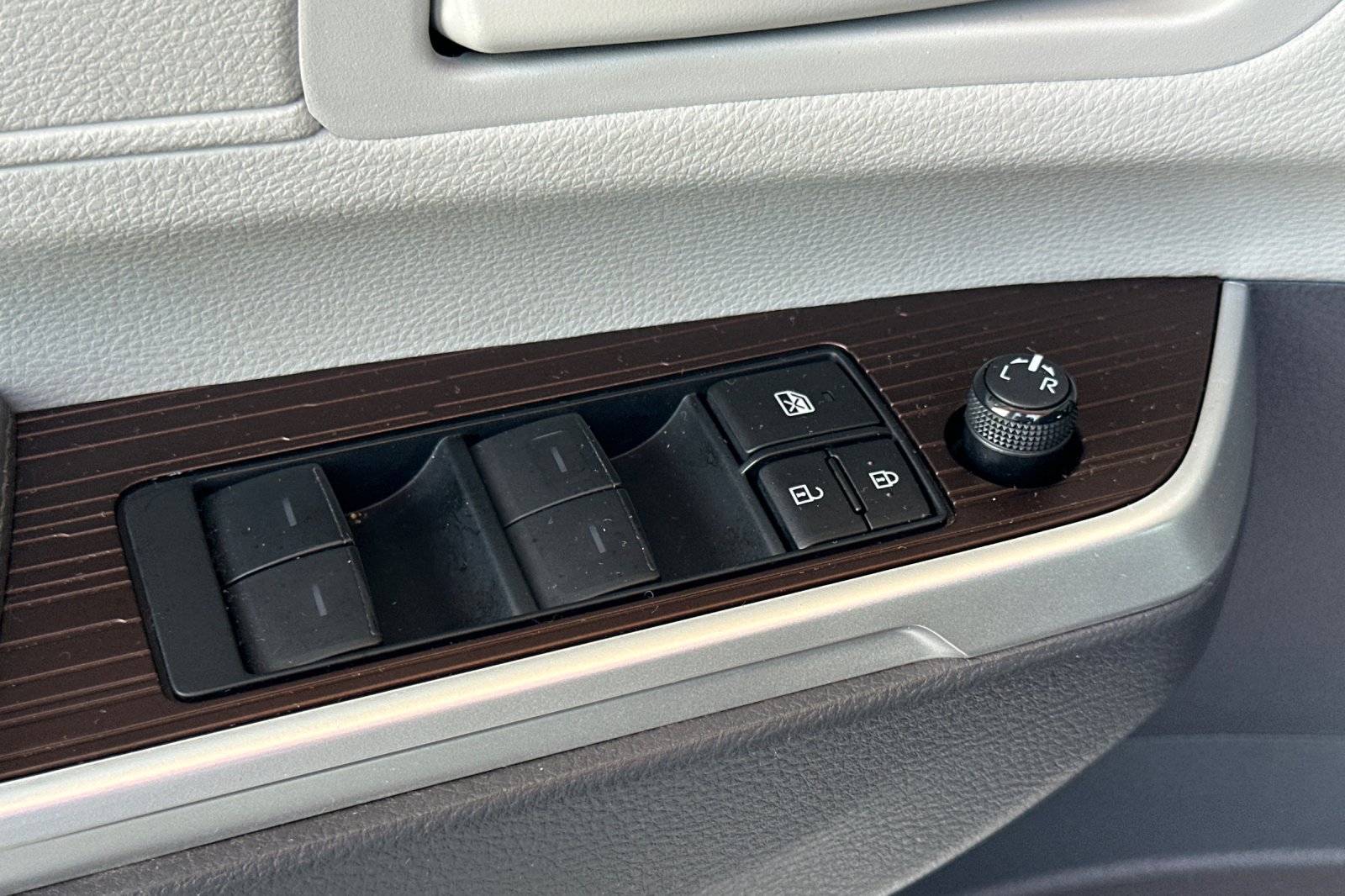 Certified 2024 Toyota Sienna LE AWD/4WD image 14