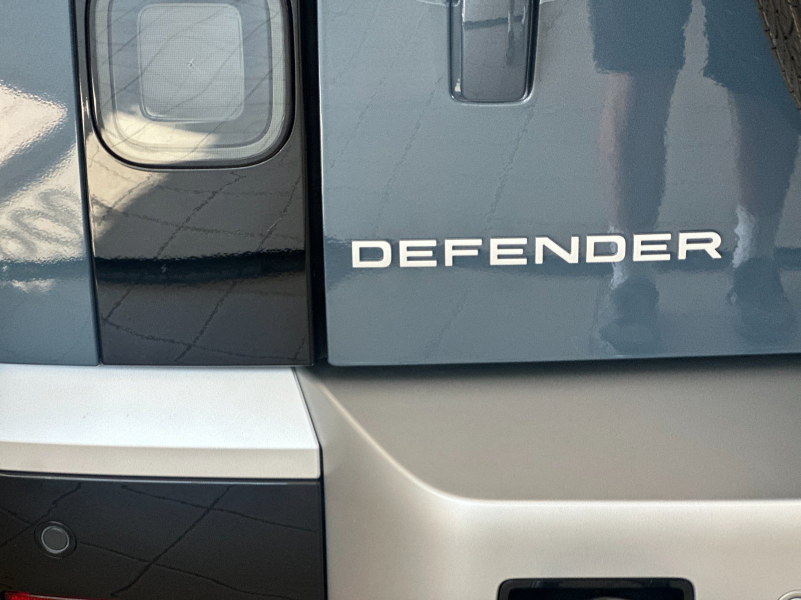 New 2026 Land Rover Defender 110 X-Dynamic SE AWD/4WD image 25