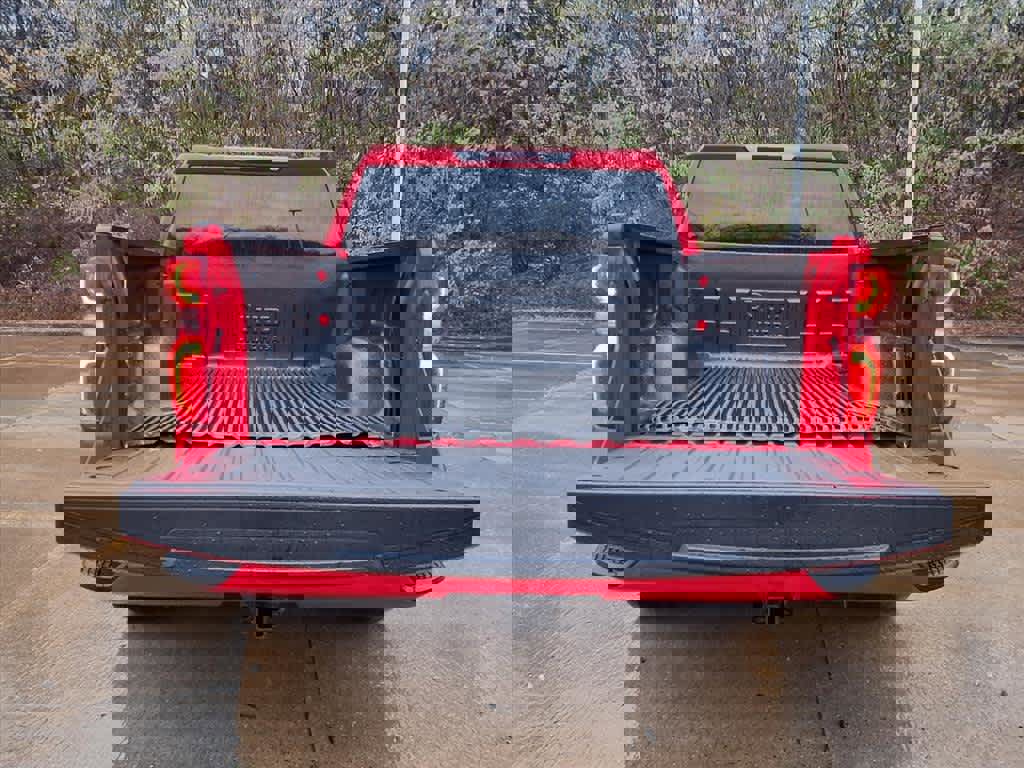 Used 2020 Chevrolet Silverado 1500 Custom w/ Custom Value Package image 11