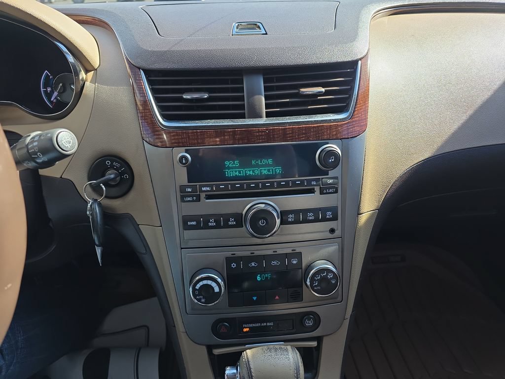 Used 2008 Chevrolet Malibu LTZ w/ Rear Power Package FWD image 17