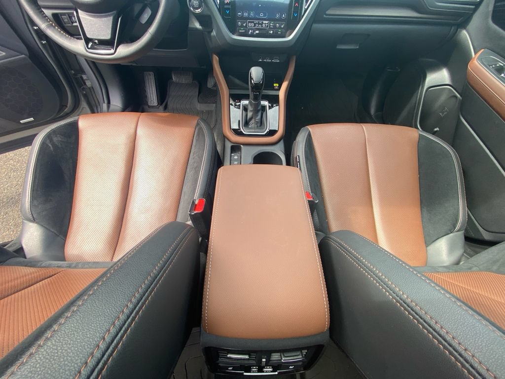 Used 2025 Subaru Forester Touring w/ Popular Package - Touring AWD/4WD image 11