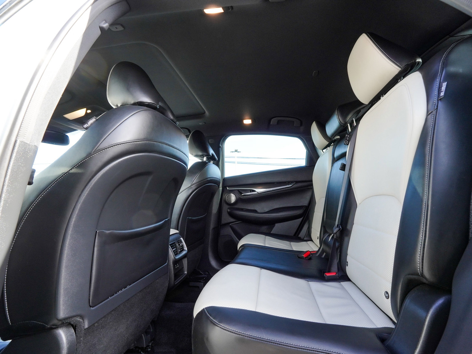 Used 2023 INFINITI QX55 Essential image 36