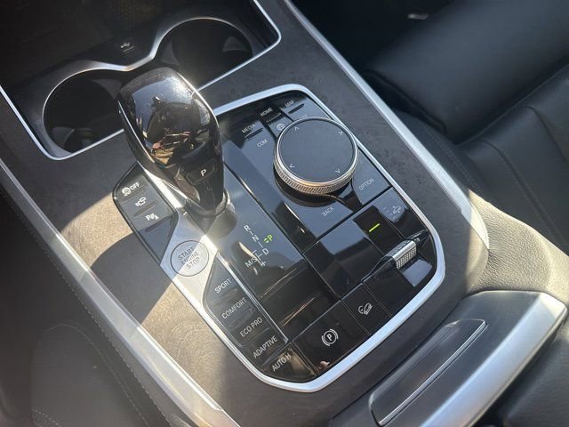 Used 2022 BMW X7 xDrive40i w/ Premium Package image 14