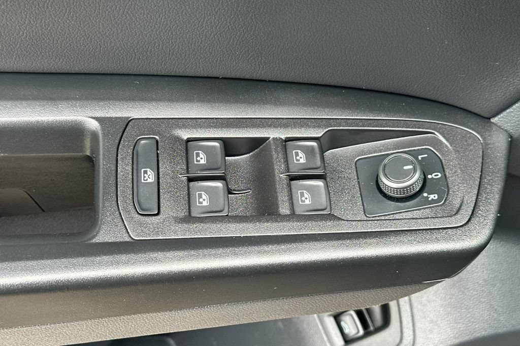 Used 2020 Volkswagen Atlas Cross Sport SE FWD image 12