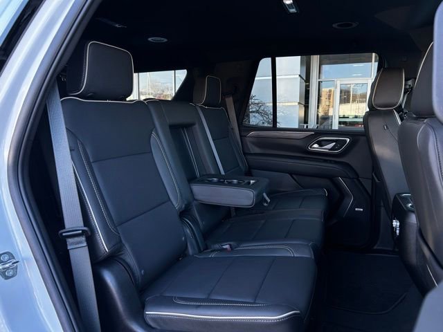 Used 2024 GMC Yukon SLT w/ SLT Luxury Package image 28