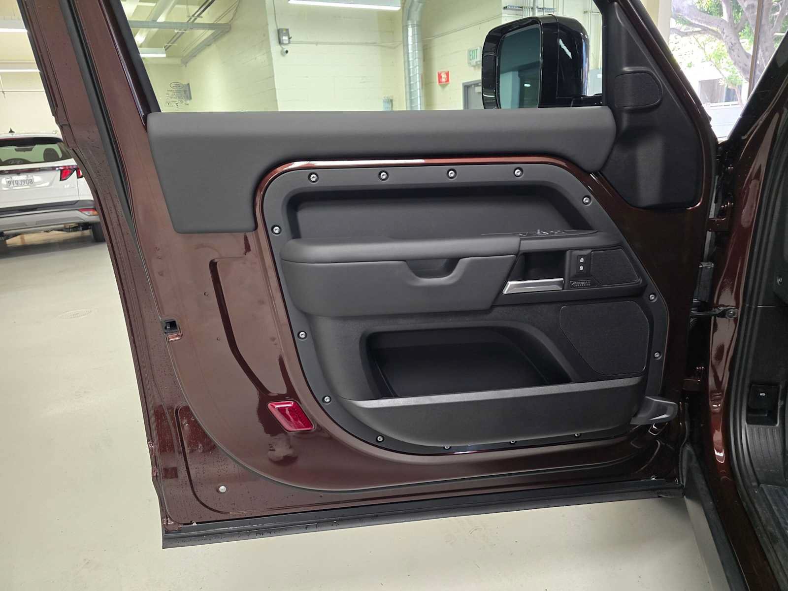 New 2026 Land Rover Defender 90 X-Dynamic SE AWD/4WD image 17