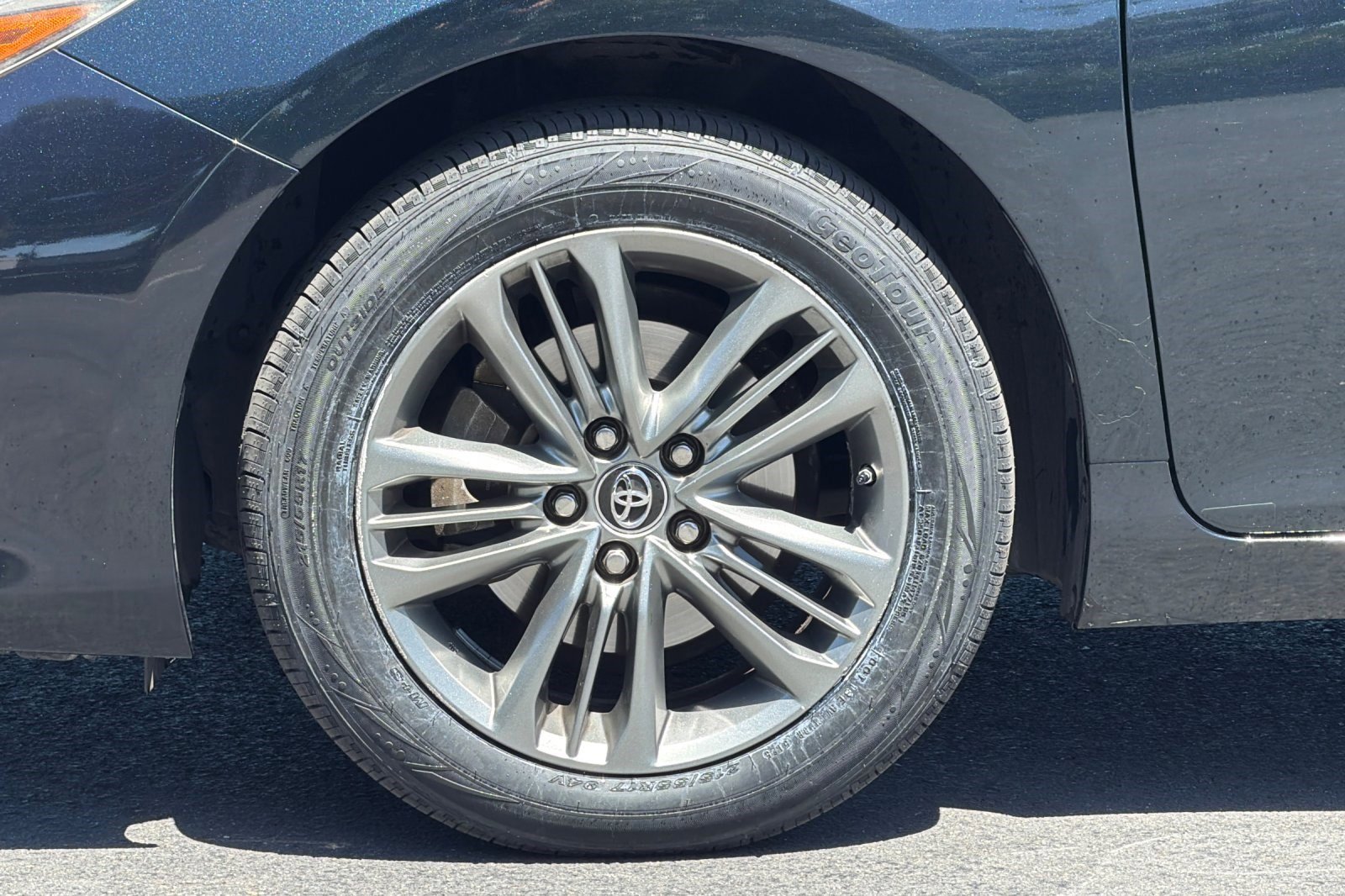 Used 2016 Toyota Camry SE FWD image 35