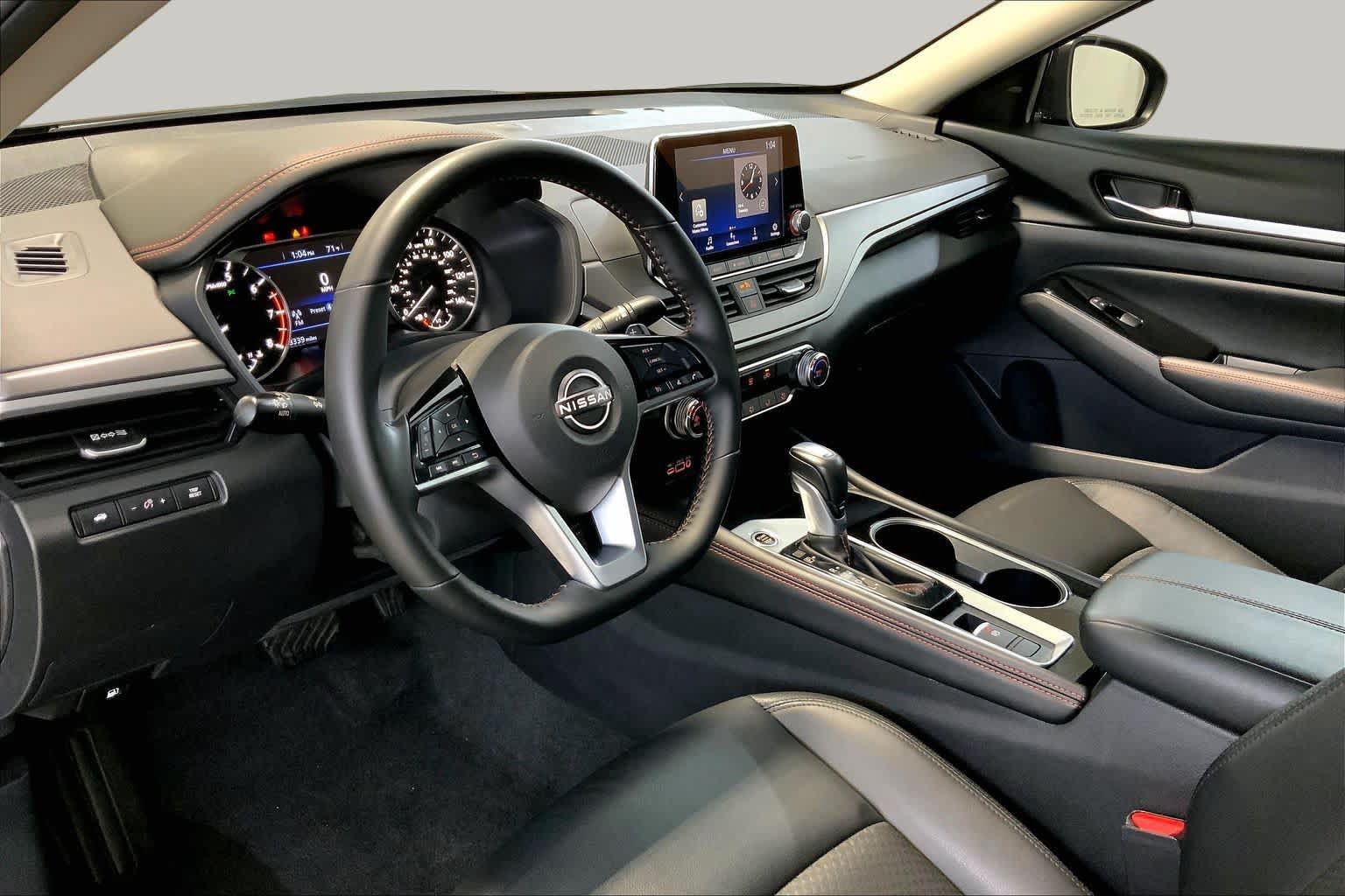 Used 2025 Nissan Altima 2.5 SR AWD/4WD image 17
