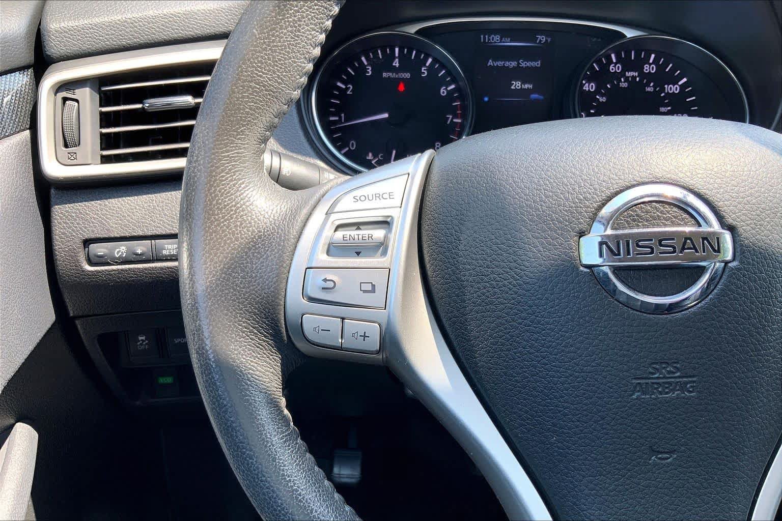 Used 2015 Nissan Rogue SL AWD/4WD image 24
