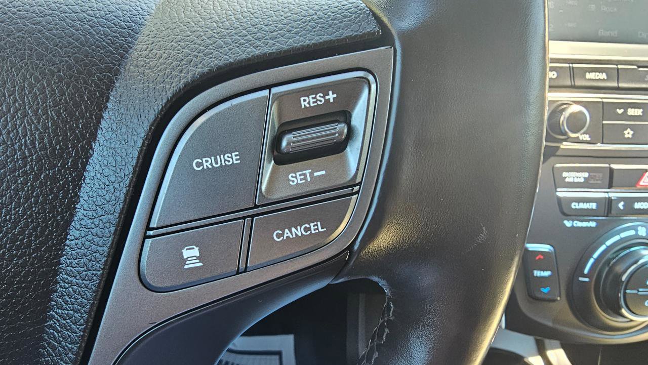 Used 2019 Hyundai Santa Fe XL AWD/4WD image 38
