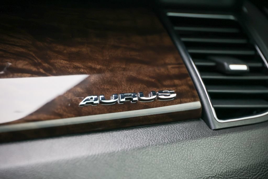Used 2019 Ford Taurus Limited AWD/4WD image 13