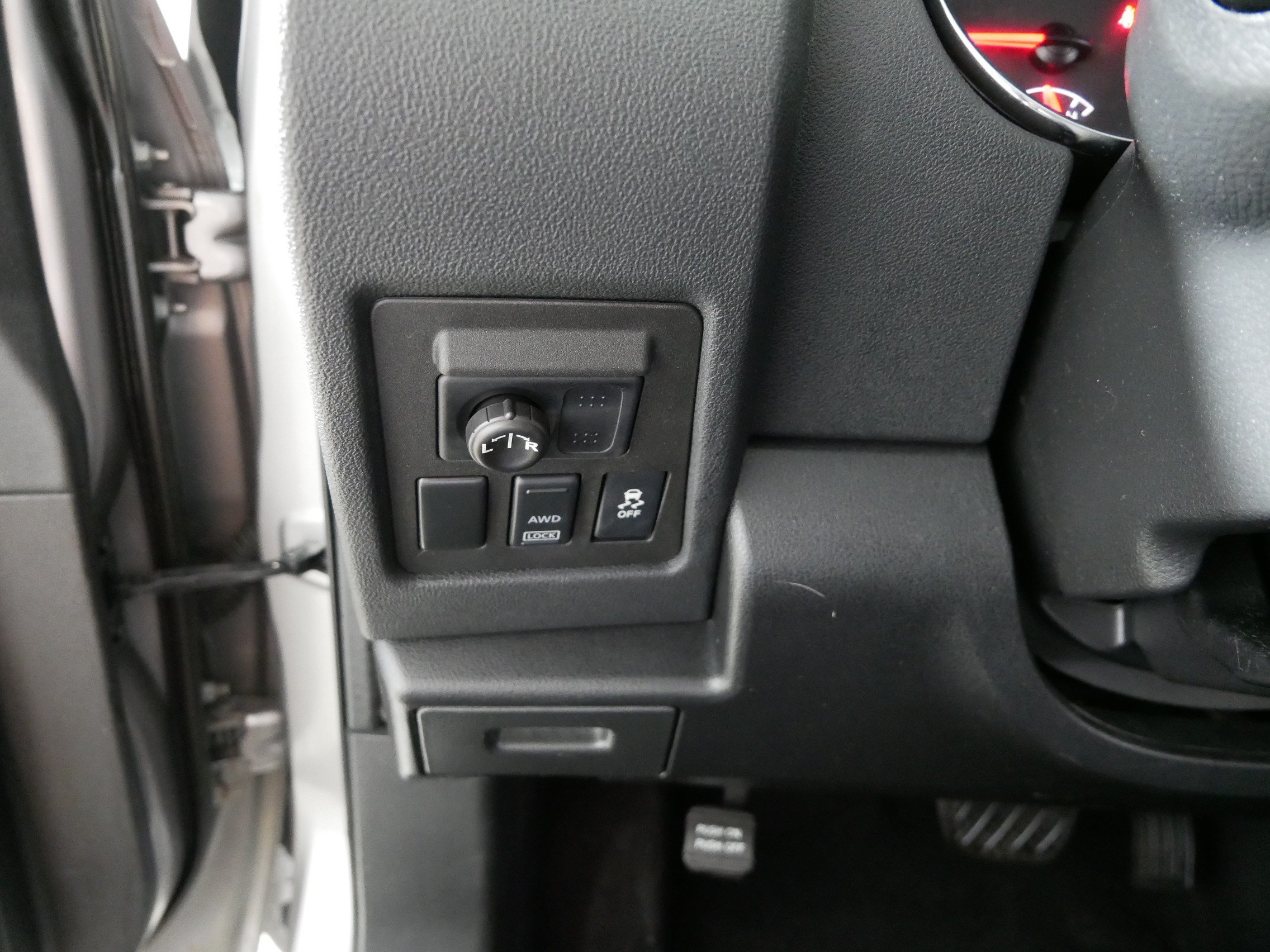 Used 2013 Nissan Rogue S w/ Special Edition Pkg AWD/4WD image 26