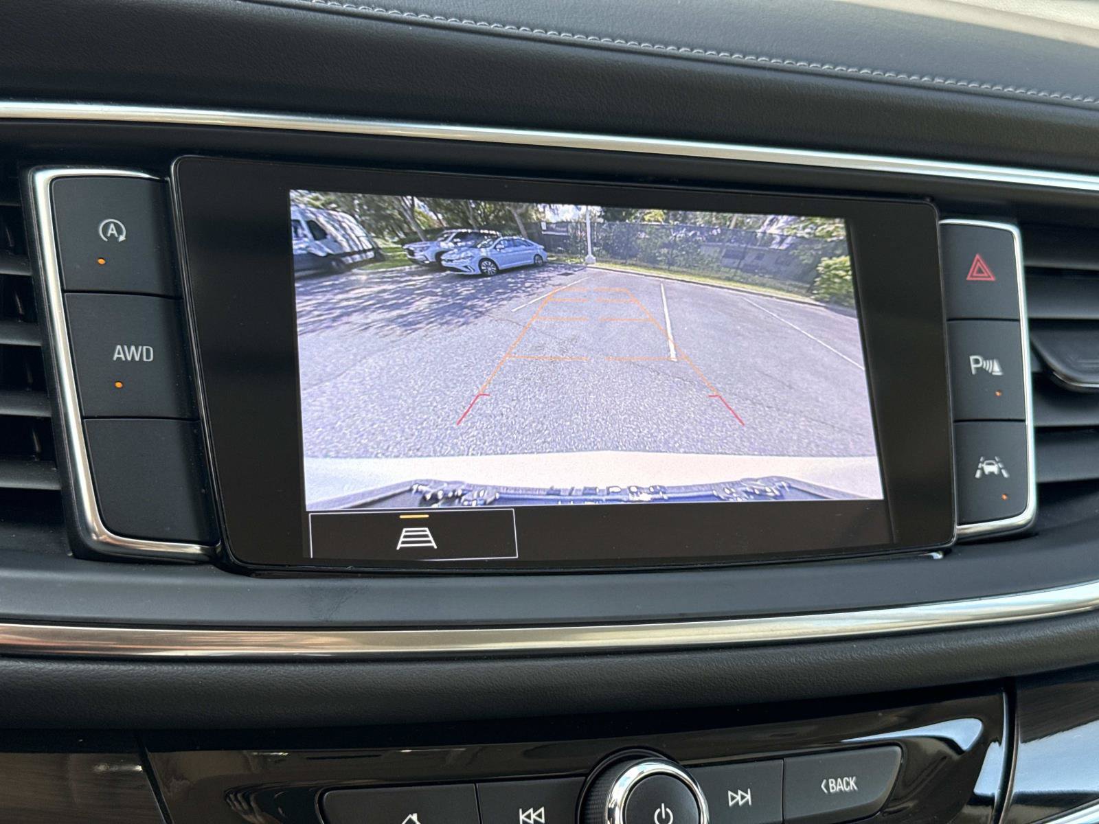 Used 2023 Buick Enclave Essence AWD/4WD image 26