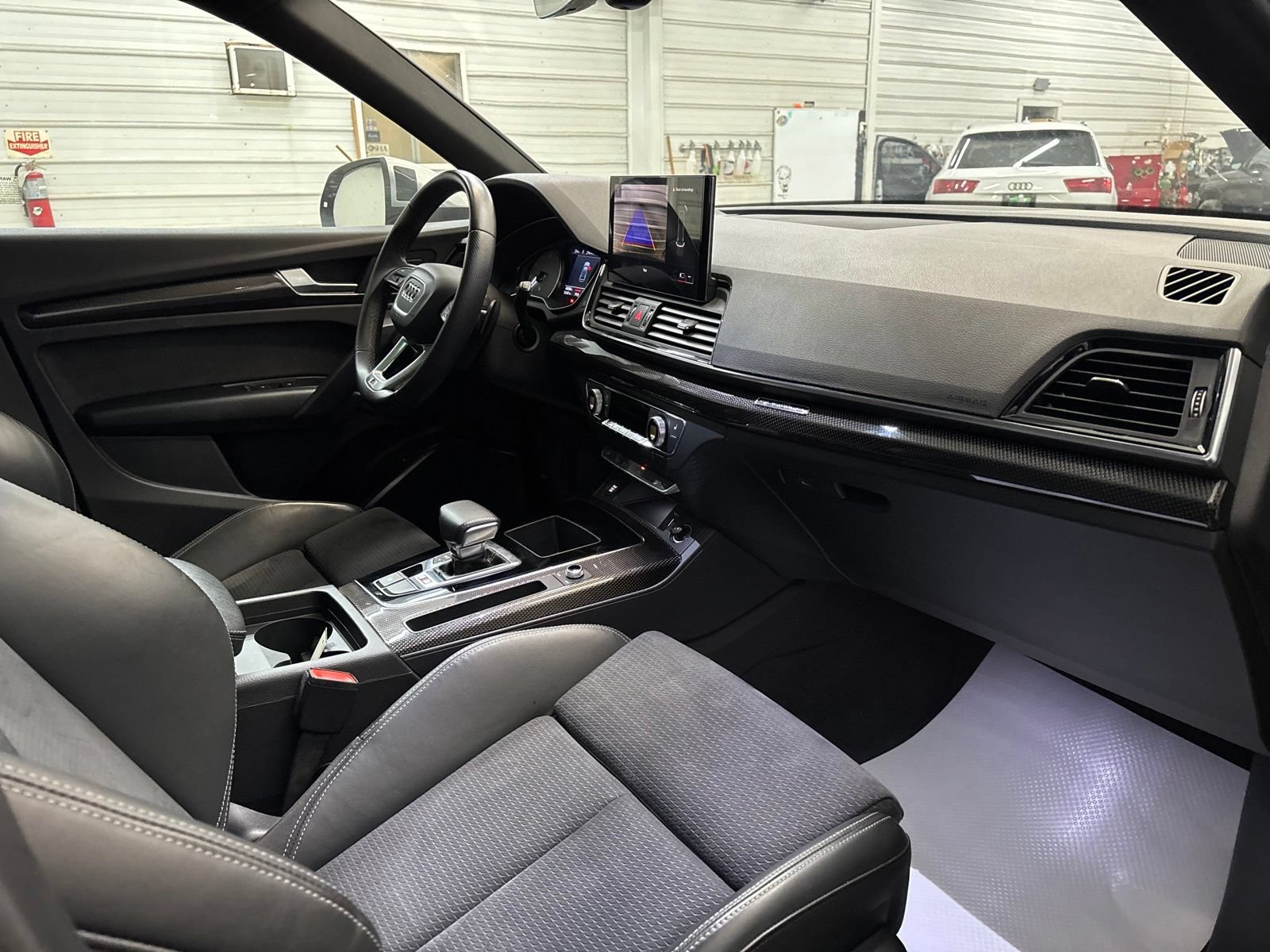 Used 2023 Audi SQ5 Premium w/ Convenience Package AWD/4WD image 24