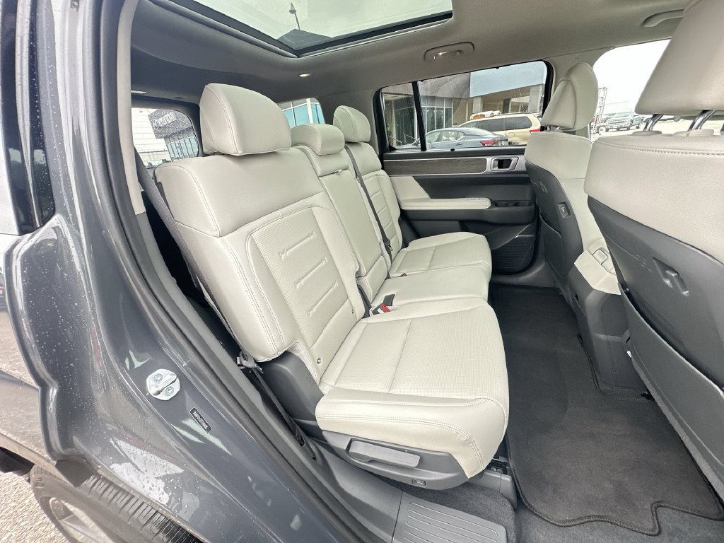 Used 2026 Hyundai Santa Fe Limited AWD/4WD image 28
