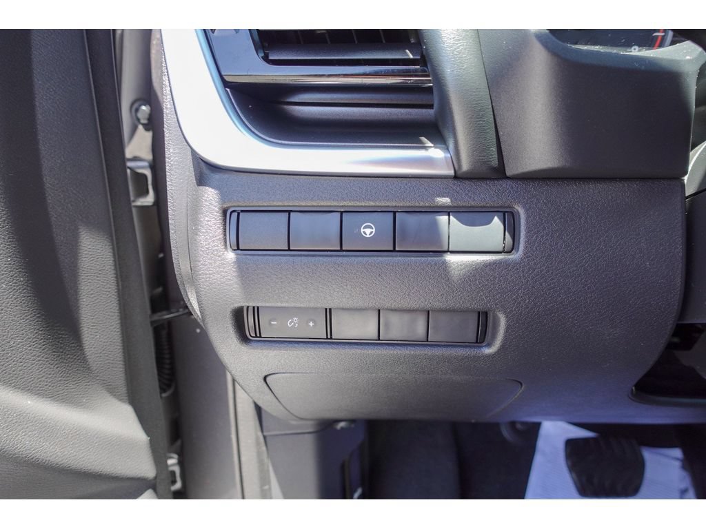 Used 2022 Nissan Rogue SV FWD image 12