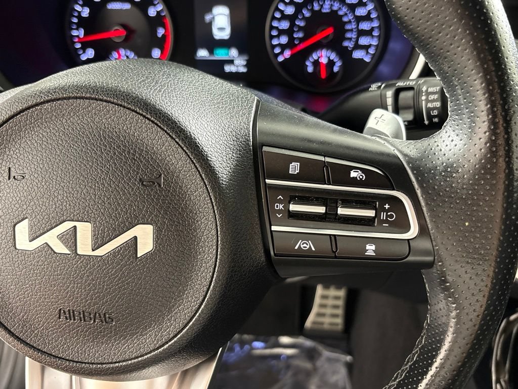 Used 2023 Kia Stinger GT-Line w/ Sun & Sound Package RWD image 31
