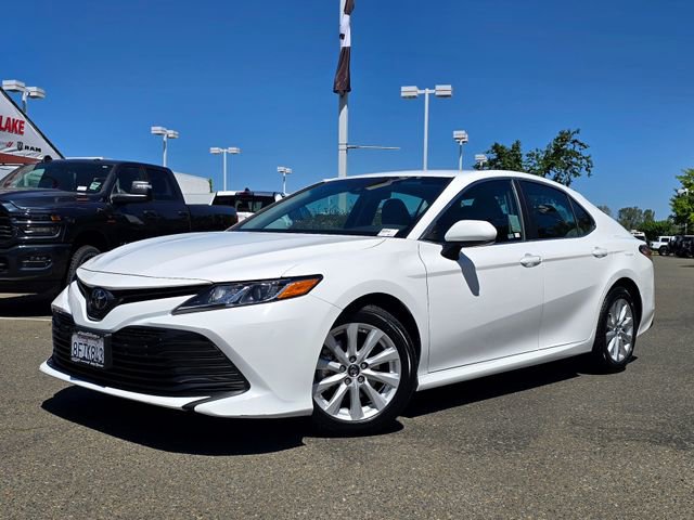 Used 2018 Toyota Camry LE FWD image 3