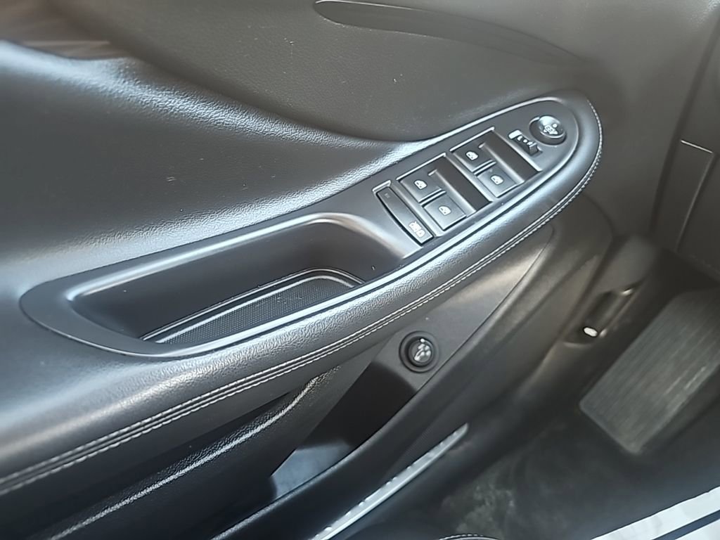 Used 2019 Buick Envision Essence image 24