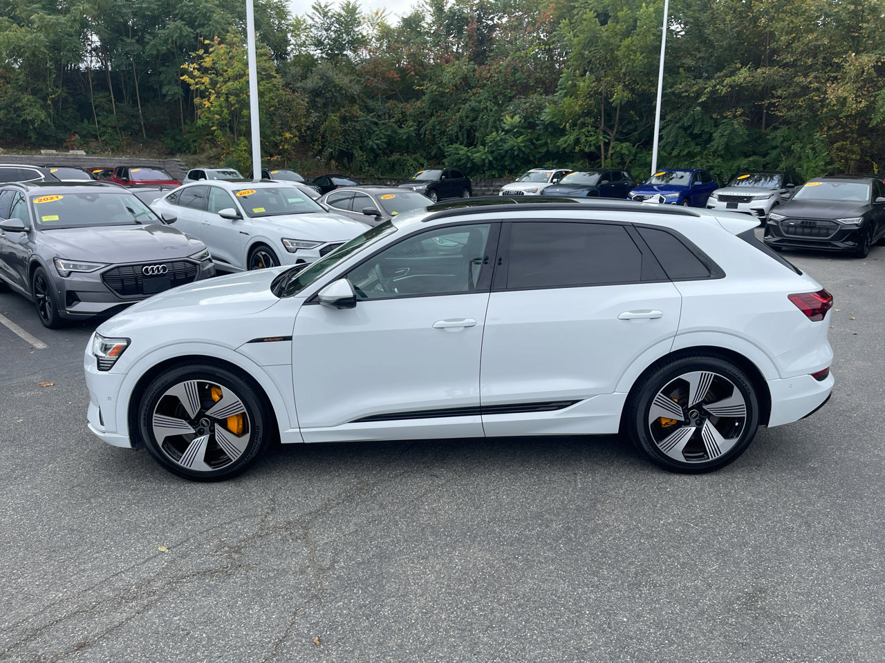 Used 2023 Audi e-tron Premium Plus w/ Premium Plus Package image 10