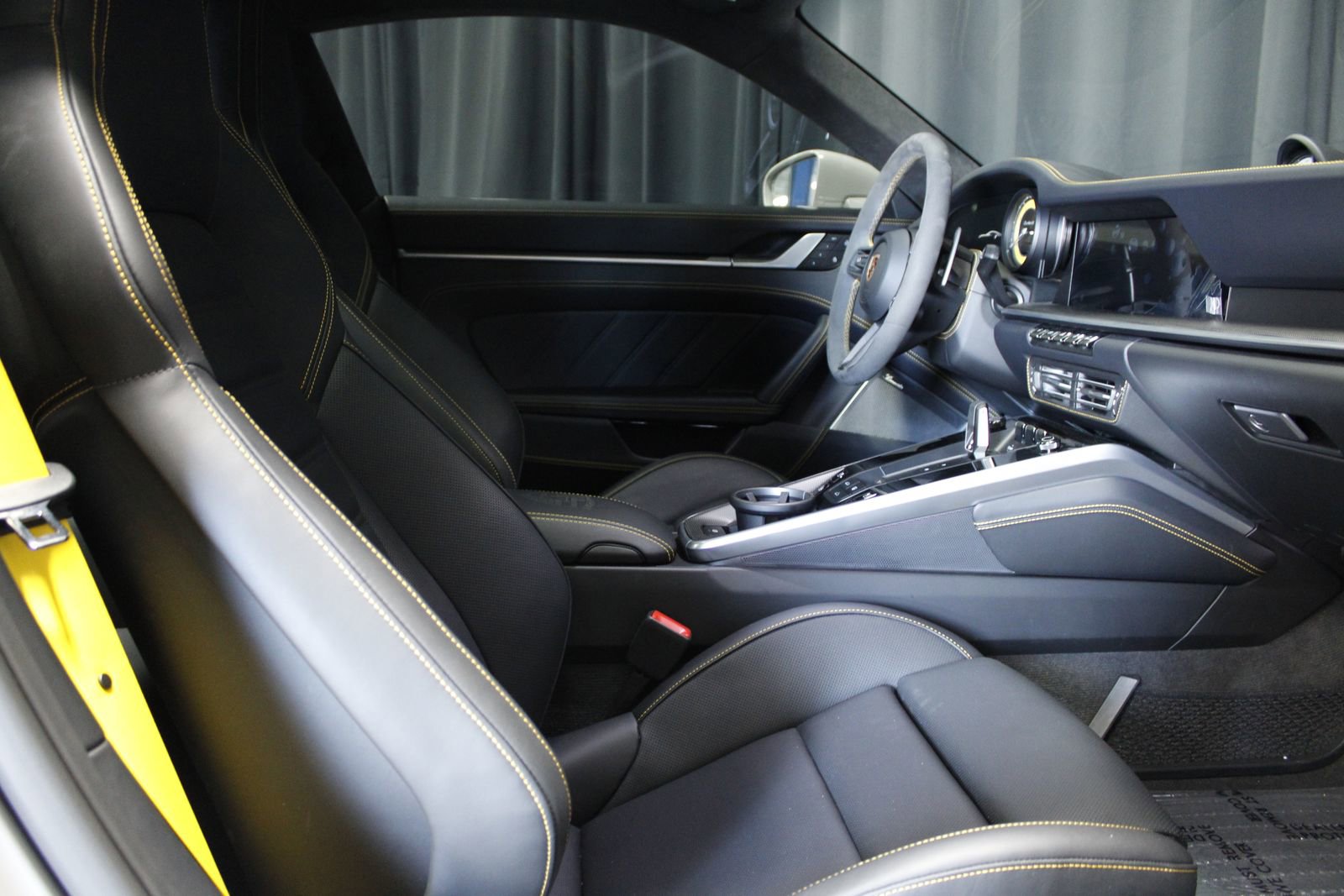 Used 2025 Porsche 911 Turbo S AWD/4WD image 28