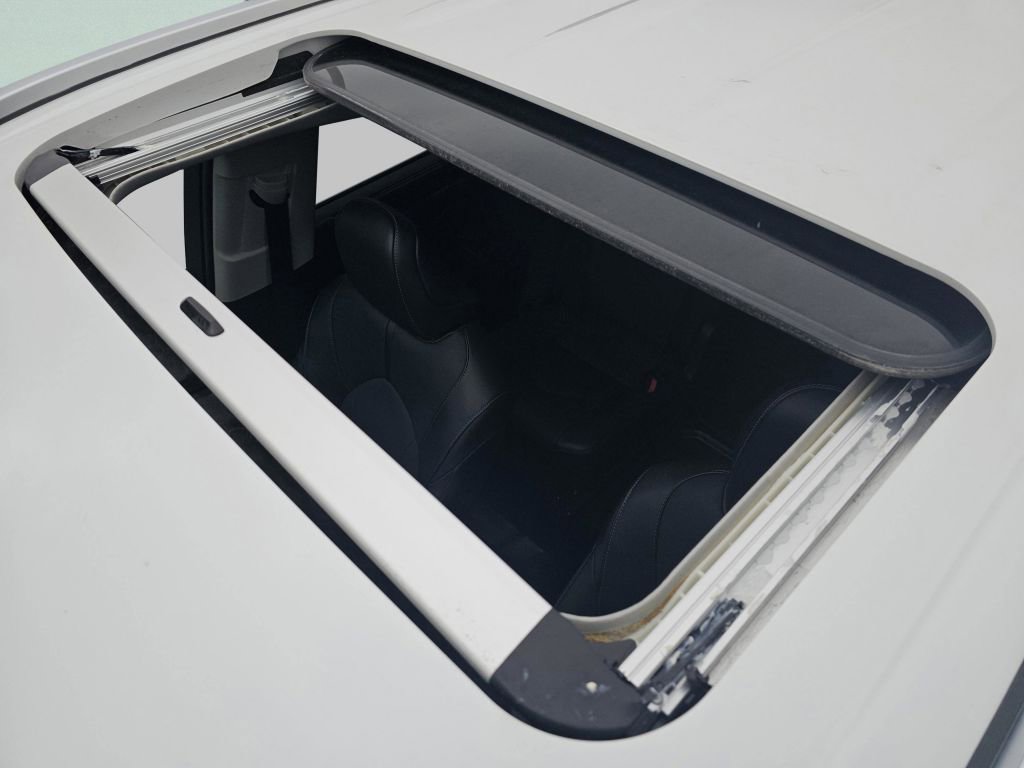 Used 2025 Toyota Highlander Limited image 9