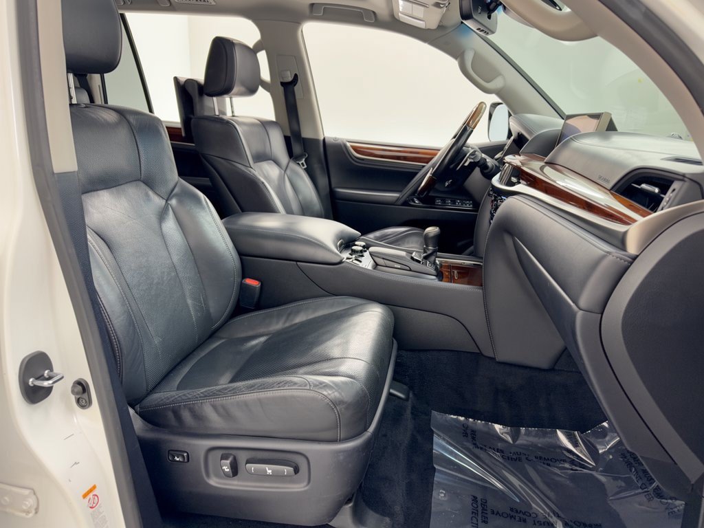 Used 2017 Lexus LX 570 4WD w/ Luxury Package image 30