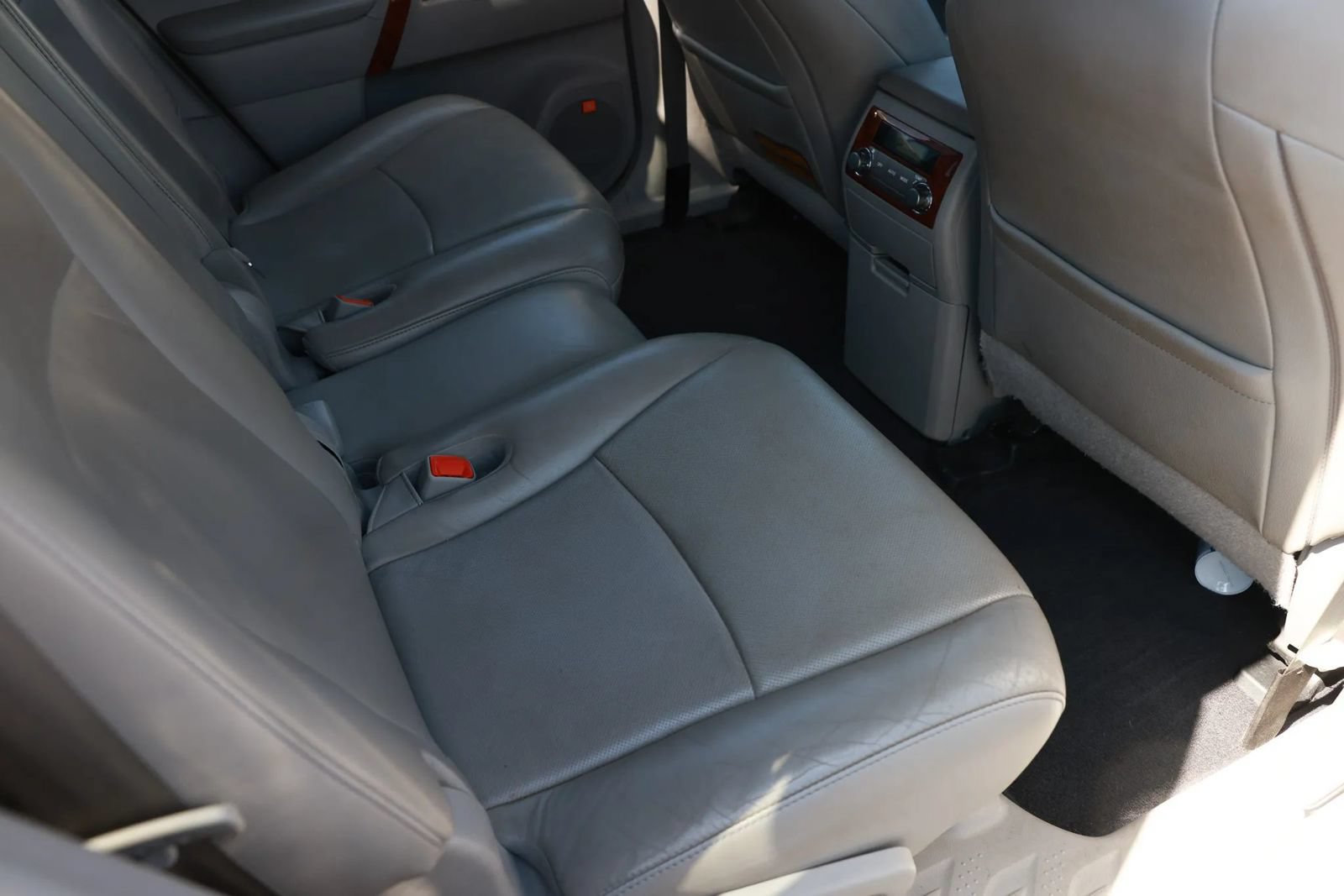 Used 2013 Toyota Highlander Limited AWD/4WD image 24