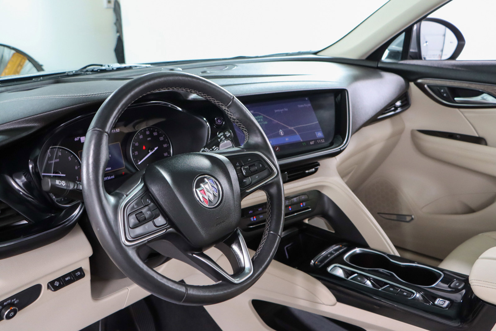 Used 2021 Buick Envision Avenir image 24