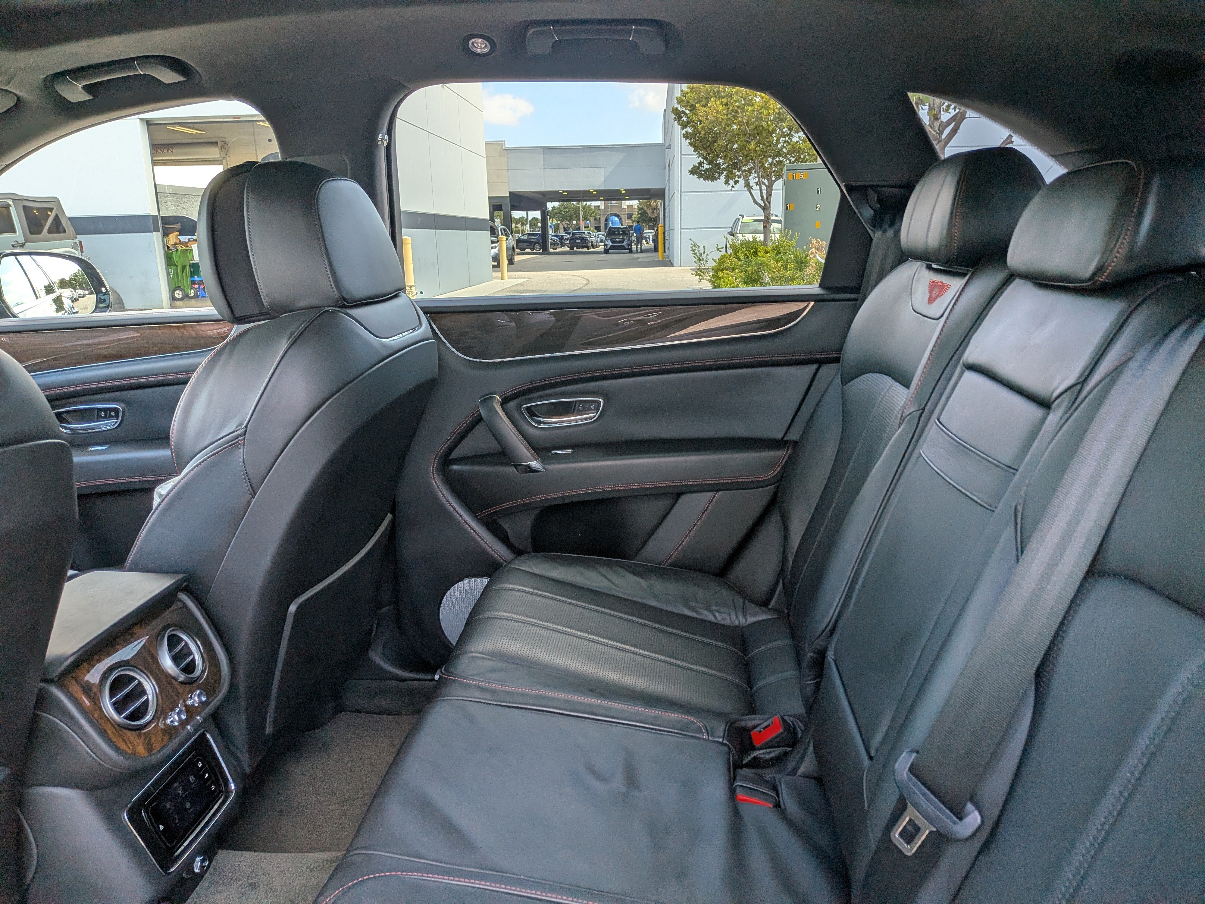 Used 2020 Bentley Bentayga AWD/4WD image 15