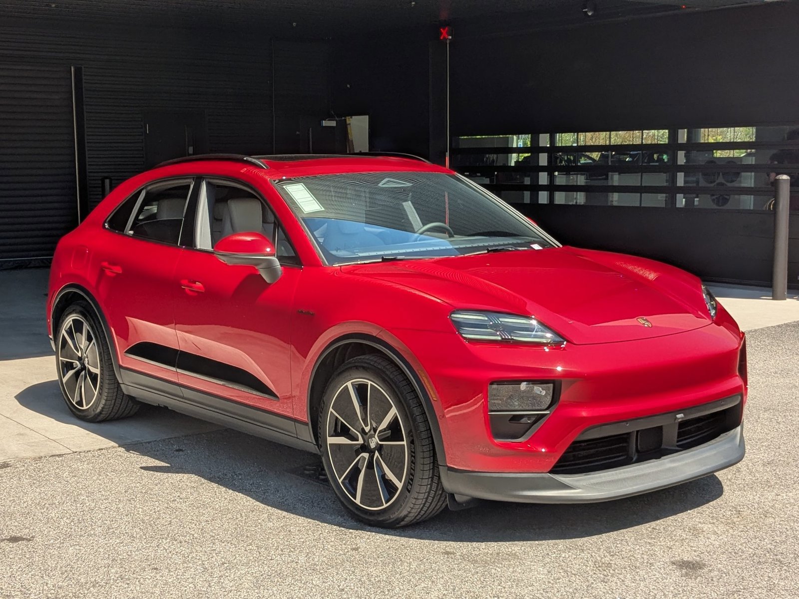 New 2026 Porsche Macan 4 Electric AWD/4WD image 7