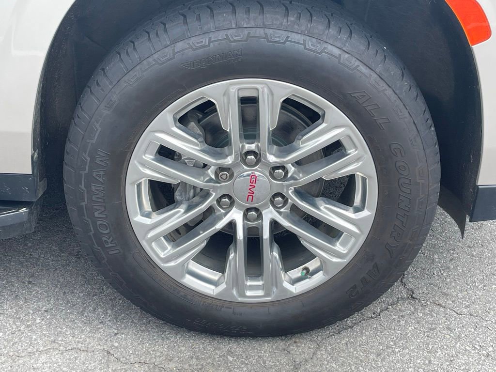 Used 2021 GMC Yukon XL SLT w/ SLT Premium Package image 32