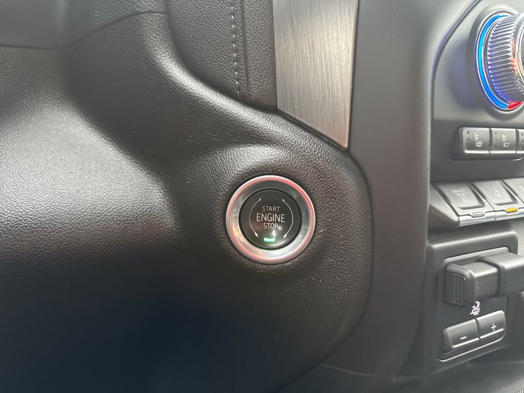 Used 2023 GMC Sierra 3500 Denali image 36