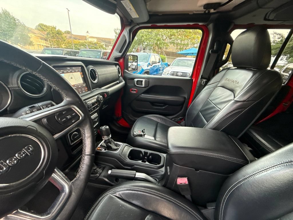 Used 2018 Jeep Wrangler Unlimited Sahara AWD/4WD image 16
