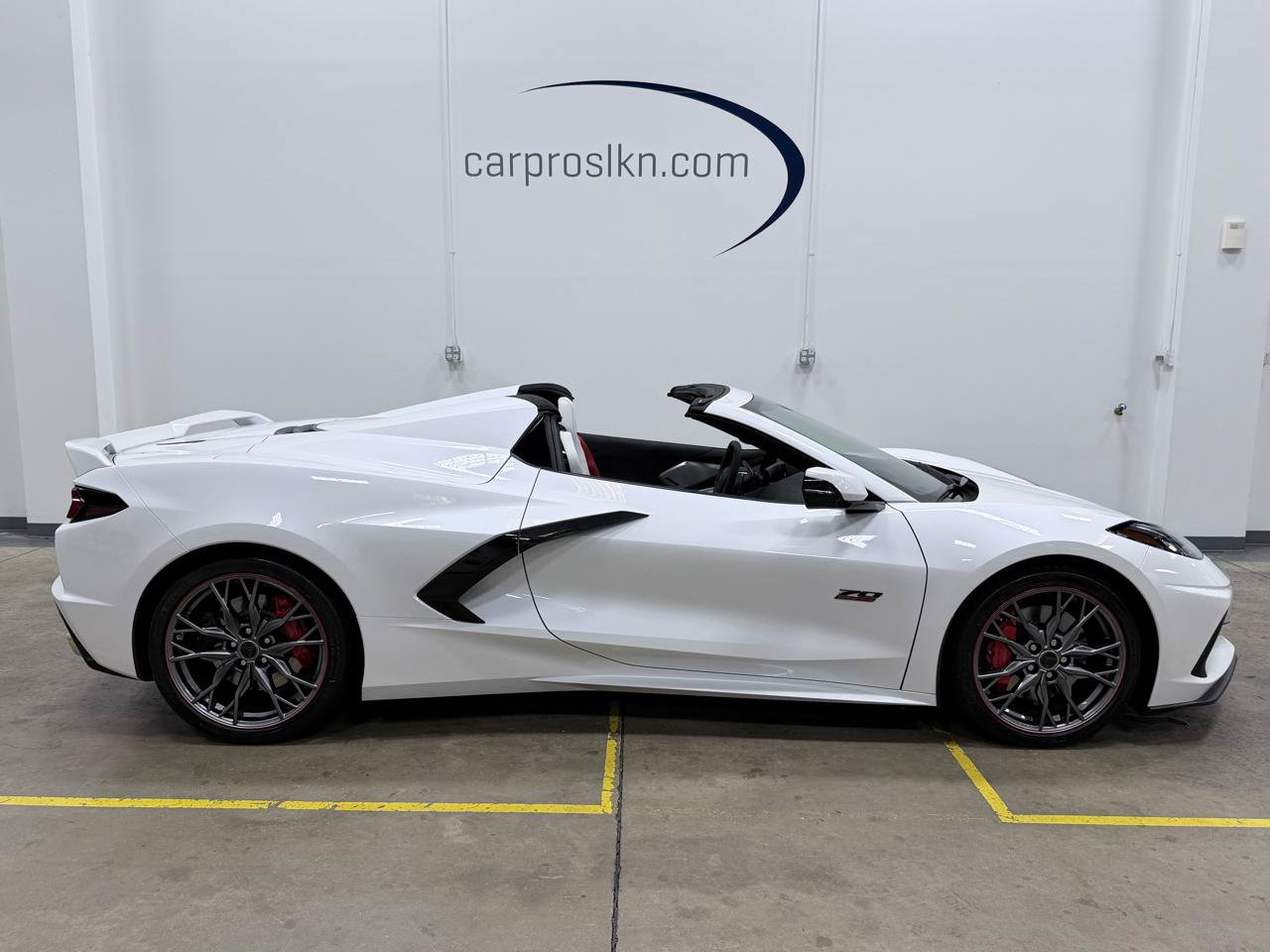 Used 2023 Chevrolet Corvette Stingray Premium Conv w/ Z51 Performance Package RWD image 8