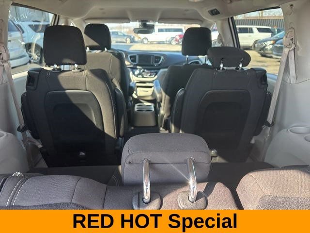 Used 2023 Chrysler Voyager LX FWD image 32
