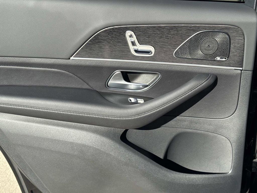 New 2026 Mercedes-Benz GLS 450 4MATIC image 12