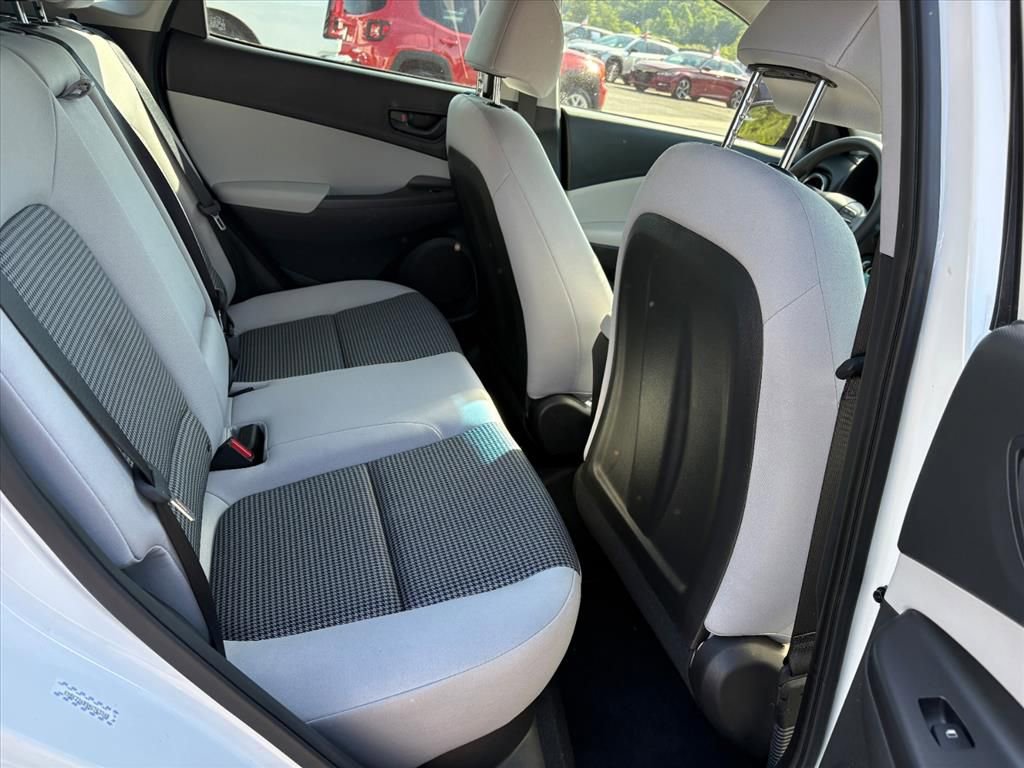 Used 2022 Hyundai Kona SE FWD image 16