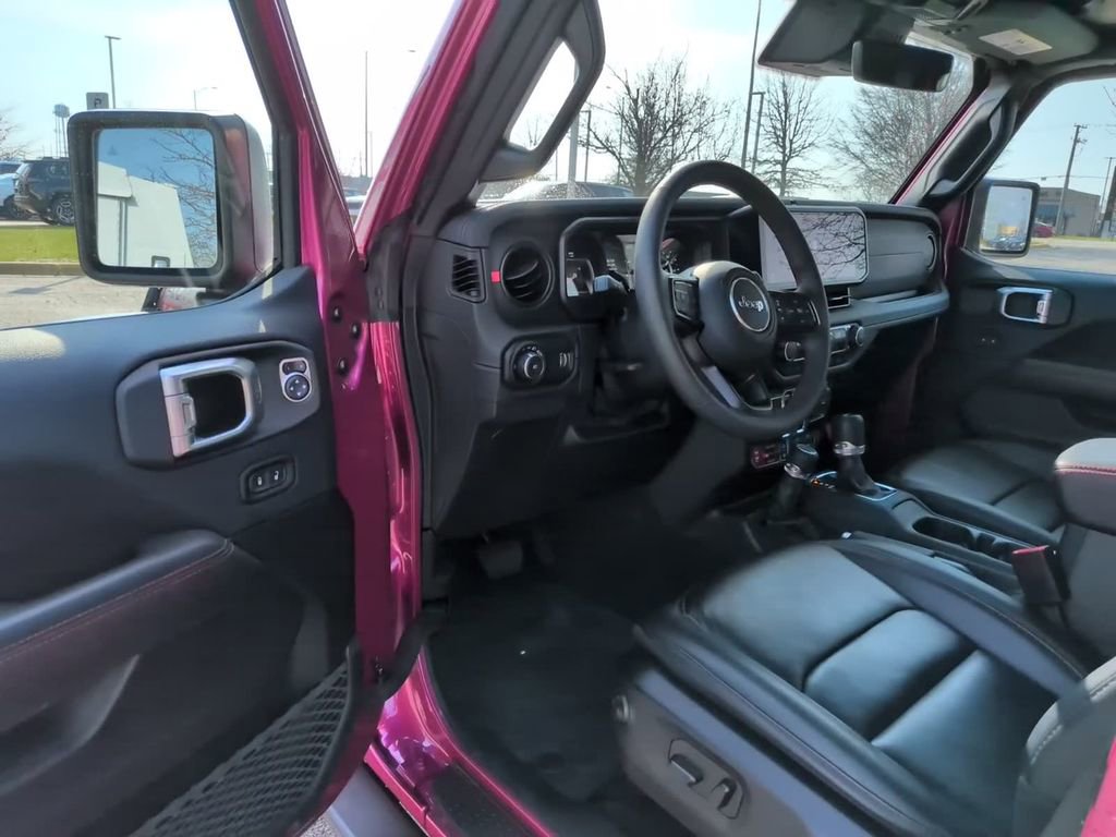 Used 2024 Jeep Wrangler Unlimited Rubicon w/ Dual Top Group image 23