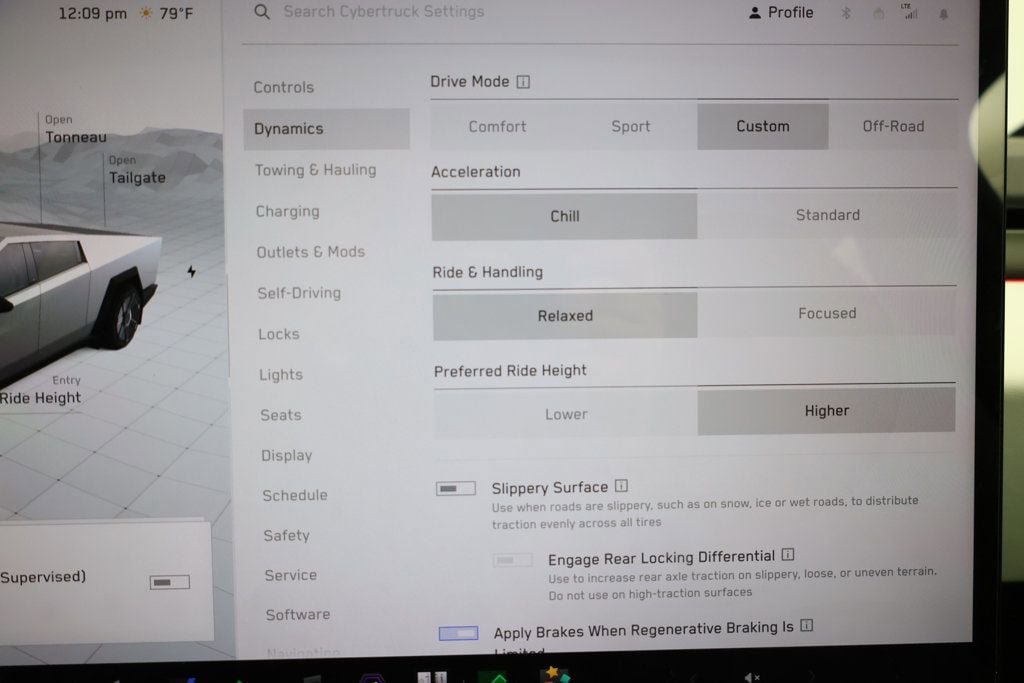 Used 2024 Tesla Cybertruck AWD Crew Cab image 15