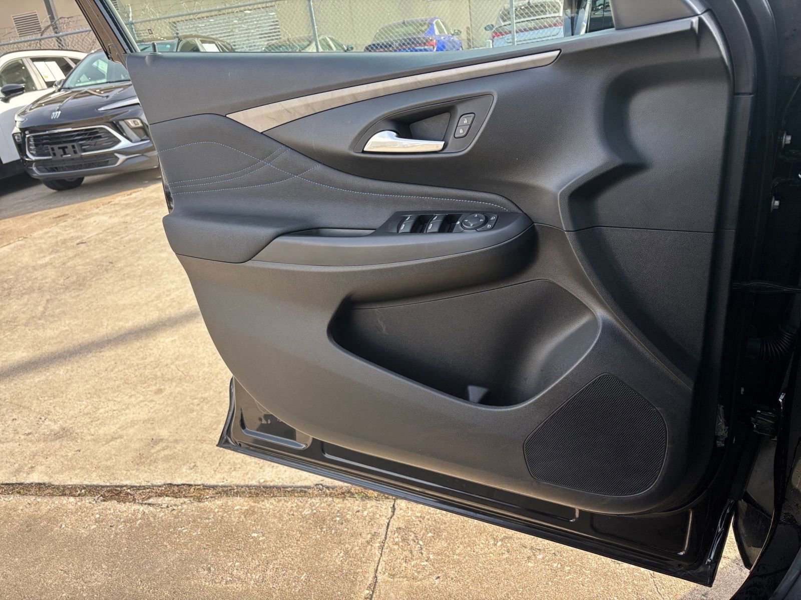 Used 2025 Buick Envista Sport Touring image 20