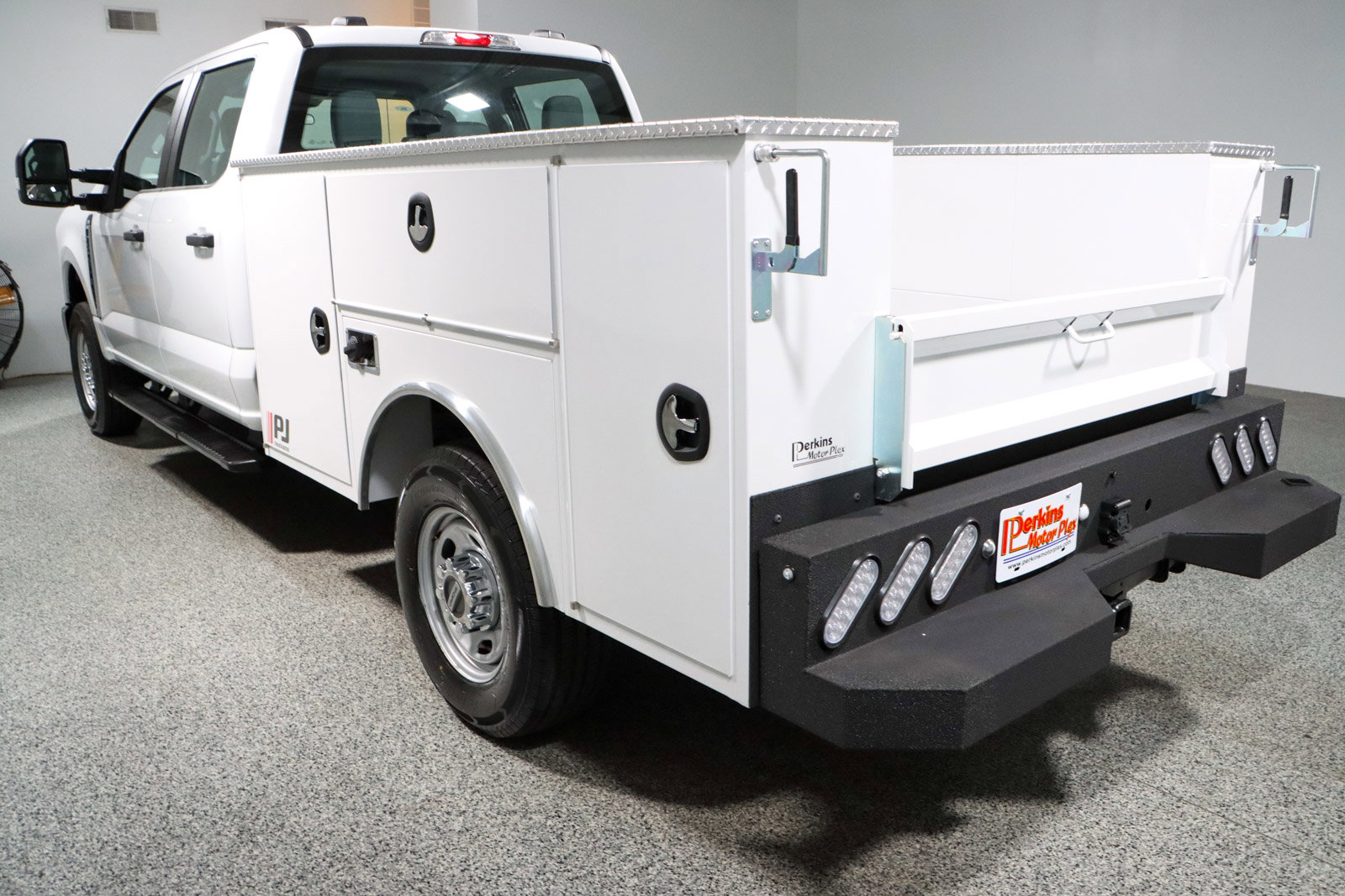 Used 2023 Ford F250 XL w/ FX4 Off-Road Package AWD/4WD image 10