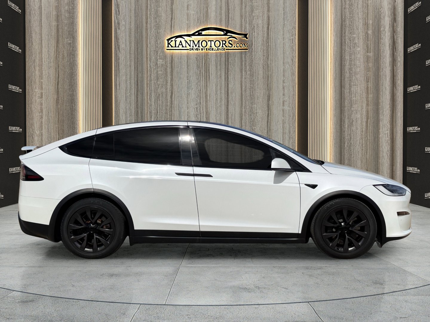 Used 2023 Tesla Model X image 10