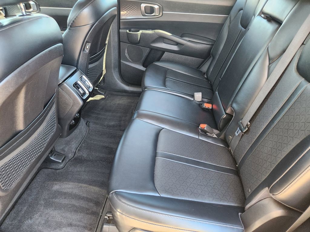 Used 2021 Kia Sorento S w/ Panoramic Sunroof Package image 18